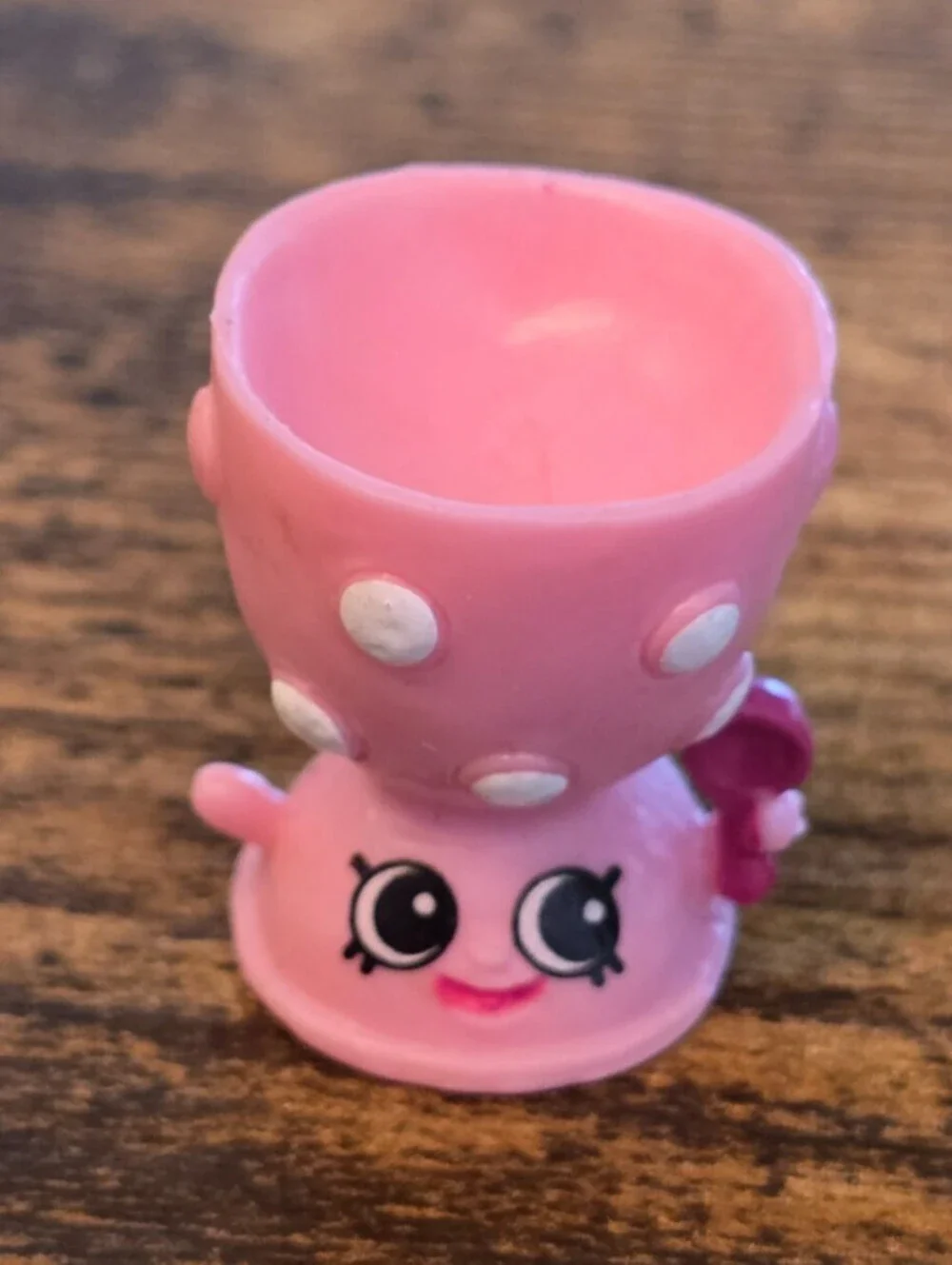 Shopkins Season 4 Edgar Eggcup Mini Figure Pink Polka Dots Spoon Kitchen